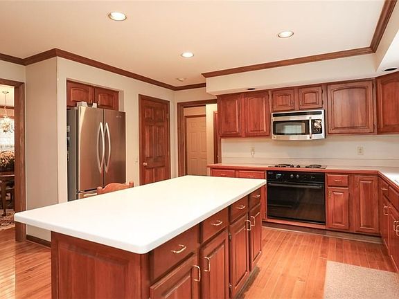 5th image of 231 Hunters Hollow Dr SE
