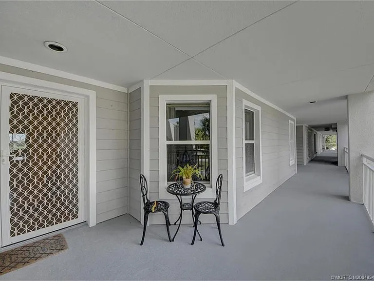 185 NE Edgewater Dr #5105 — Photo 2