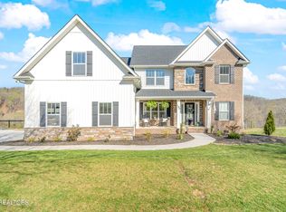 180 Pineberry East Rd, Oak Ridge, TN 37830