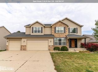 1618 Quail Ridge Rd, Cedar Falls, IA 50613