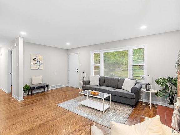 5th image of 931 Thatcher Ave