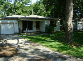 6733 E Bayou Dr, Hitchcock, TX 77563