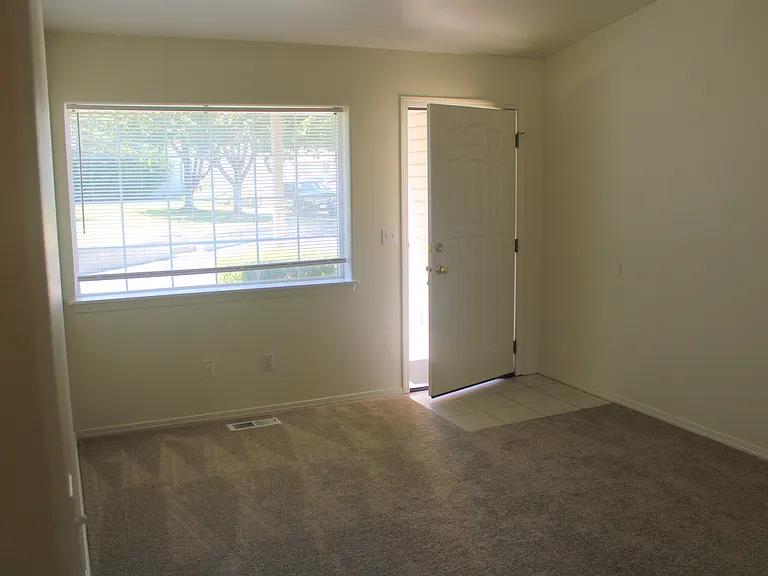 1386 Brown St #B — Photo 3