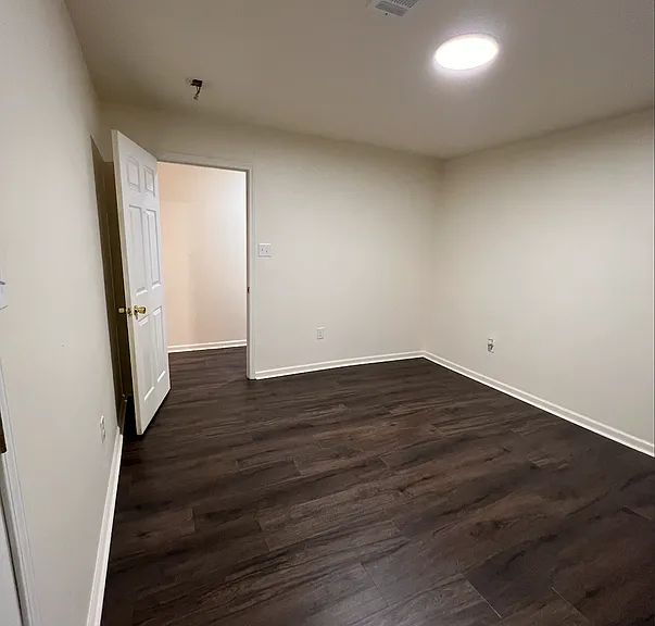 3923 Roneagle St — Photo 6