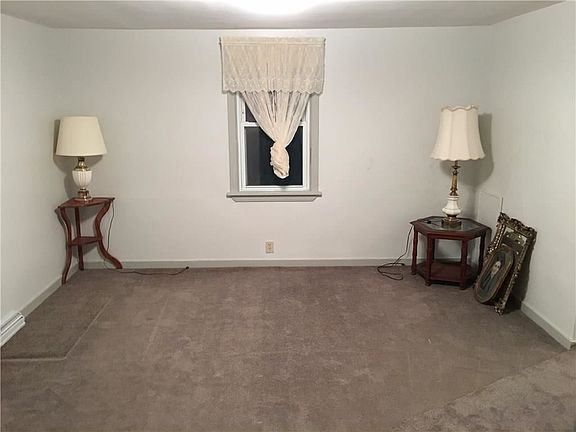 3rd image of 447 1st Ave
