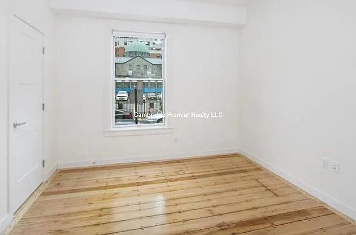 22 Magazine St #8 — Photo 4