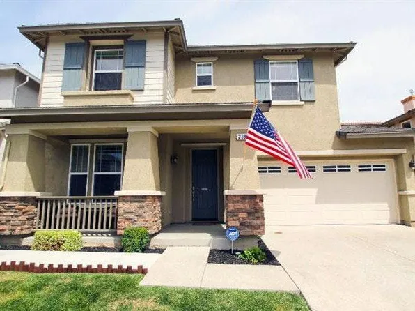 2390 White Dr, Fairfield, CA 94533
