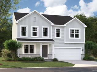 421 Hidden Riv W, Holly, MI 48442
