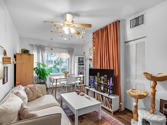 4th image of 2615 Collins Ave APT 21