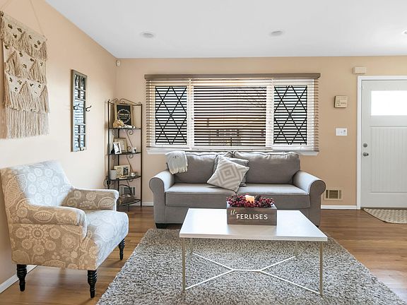 3rd image of 1004 Midwood Dr