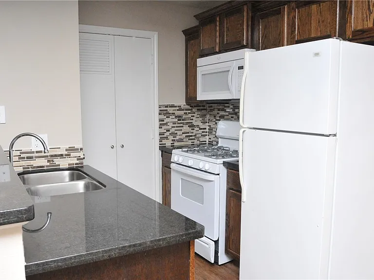 1206 Oney Hervey Dr — Photo 5