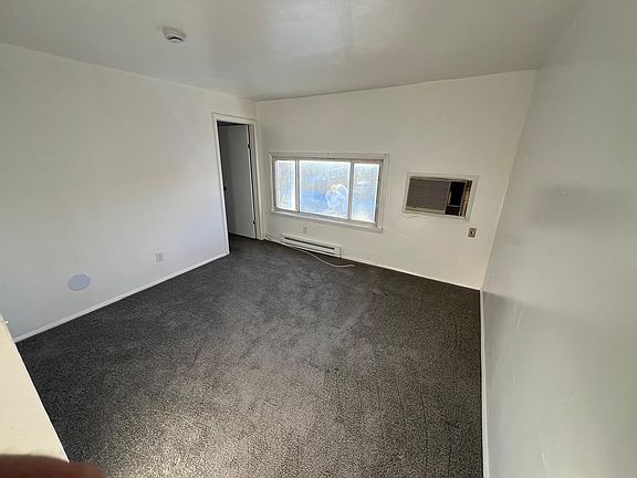 5th image of 405 Ash St APT 4
