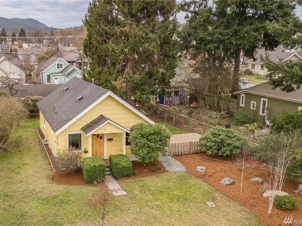 1315 14th St, Anacortes, WA 98221