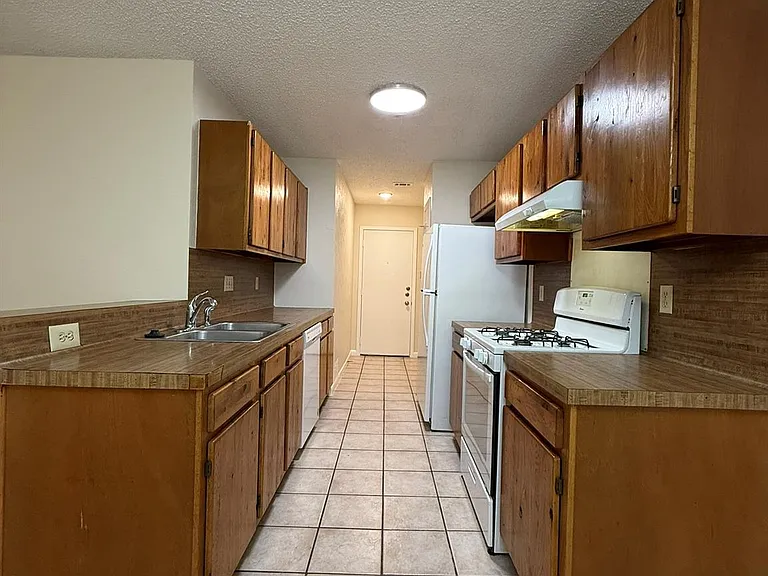 11945 Sunhillow Bnd #B — Photo 8