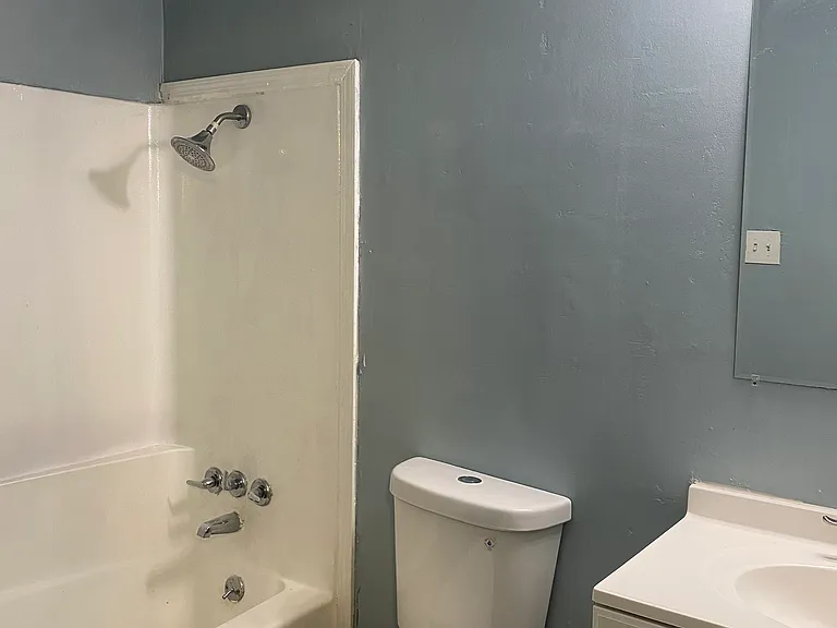 446 29th Pl #B — Photo 2