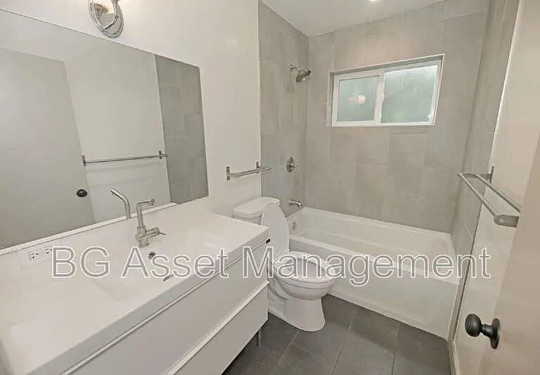 50 Frey Pl #12 — Photo 14