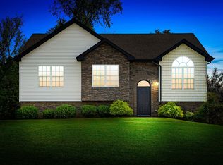 1398 Holden Dr, Clarksville, TN 37042