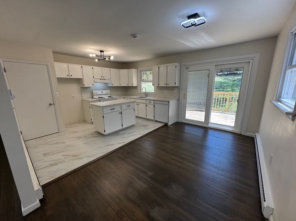 151 Tamarack Rd