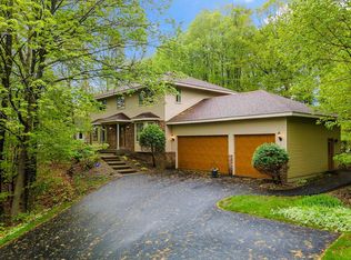 19085 Carsonwood Rd, Wayzata, MN 55391