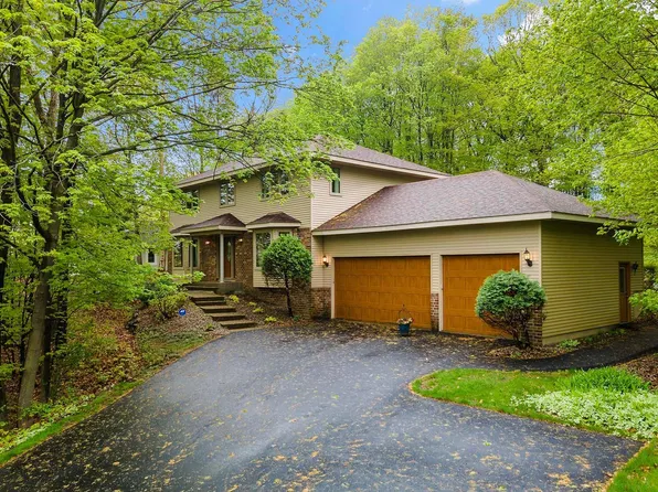 19085 Carsonwood Rd, Wayzata, MN 55391