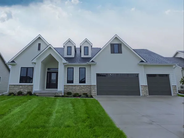 4636 Centennial Blvd, Urbandale, IA 50323