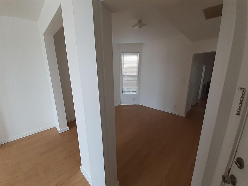 1st image of 208 N California Ave #3