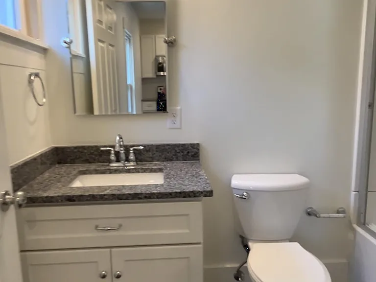 209 E Main St — Photo 6