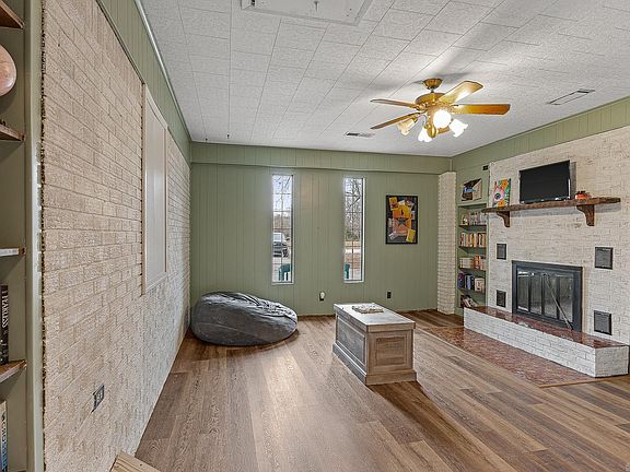 3rd image of 185 Greene 335 Rd