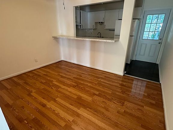 4th image of 3930 Bowman Ln