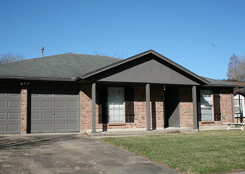 1st image of 1609 Van Buren Dr