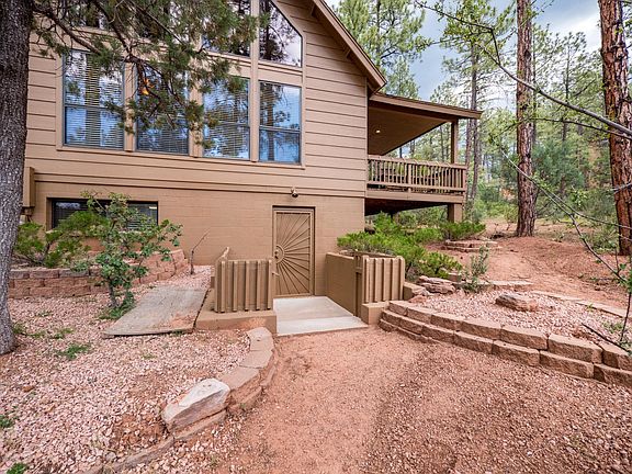 Entry to Finished Daylight Basement