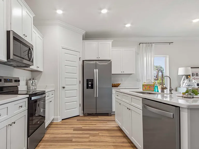 240 Beaver Trail Dr — Photo 3