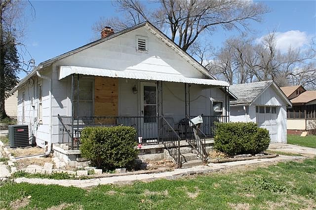 1st image of 2420 S Hawthorne Ave