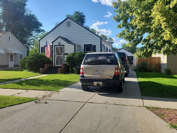 2nd image of 411 Alderson Ave