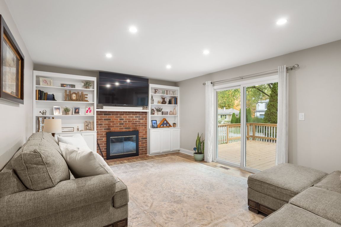 next background image