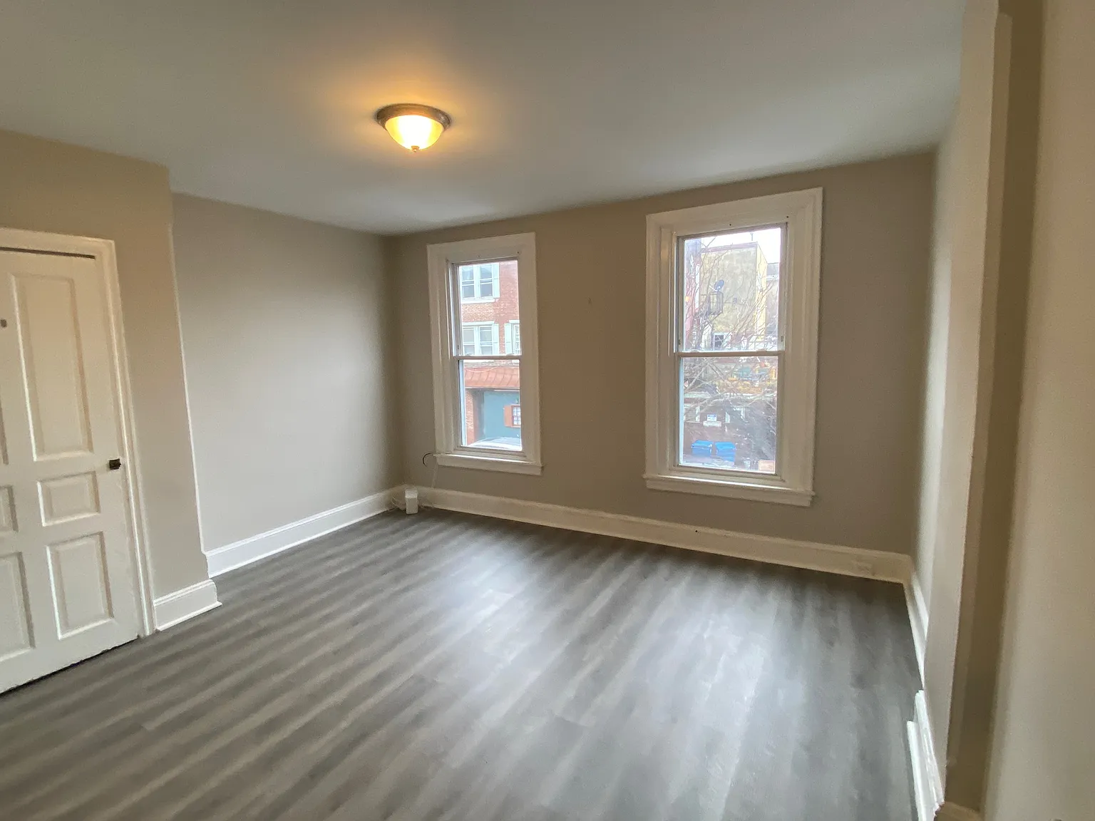 2 bed, 770 sqft, $2,200 — Photo 2