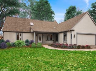 4124 Oaksbury Ln, Rolling Meadows, IL
