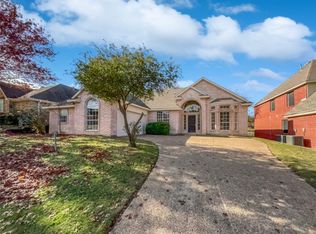 905 Palm Desert Dr, Garland, TX 75044