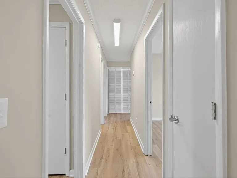 105 Kingwood Ave — Photo 16