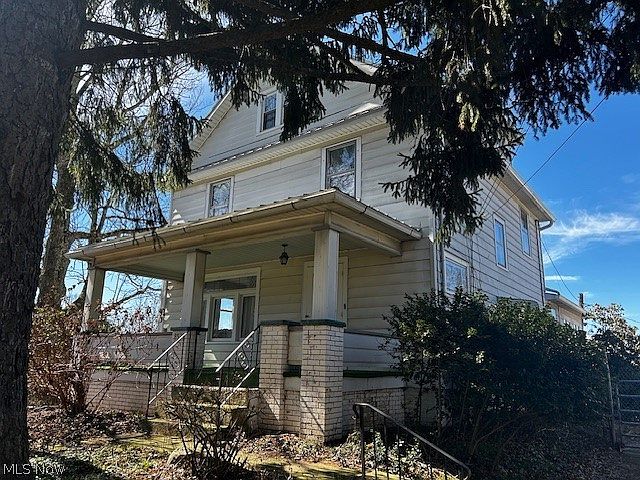 1st image of 8539 Schubert Ave NE