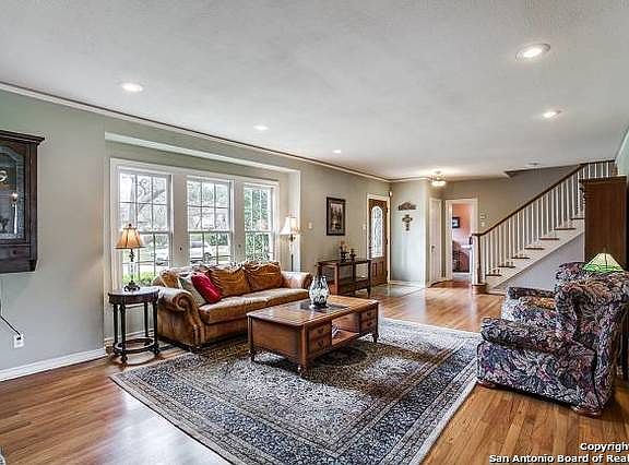 3rd image of 235 Inslee Ave
