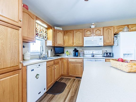 5th image of 208 Courtney Ave Lot 3