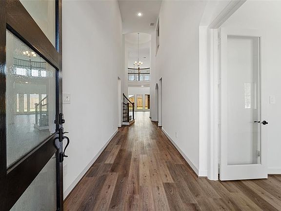 5th image of 29114 Hauter Way