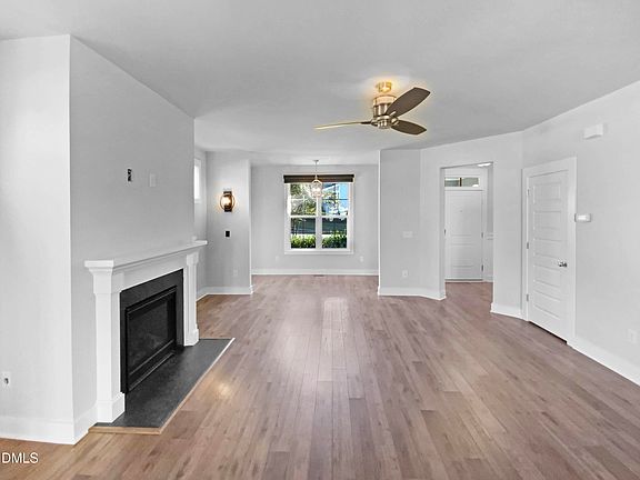 4th image of 257 Sunset Bluffs Dr