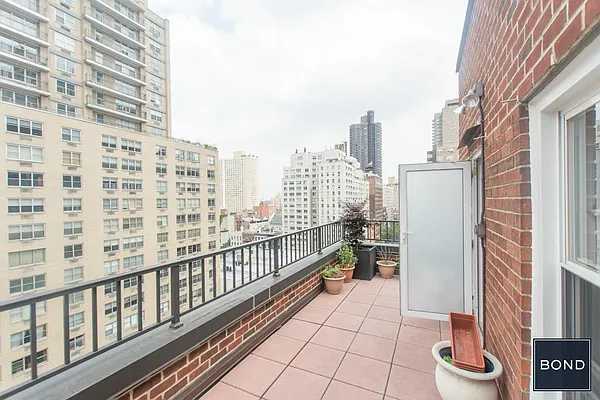 Rented by Bond New York | media 17