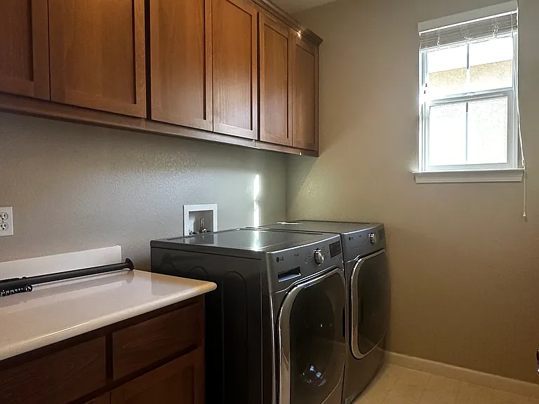 611 Falling Star Dr — Photo 19