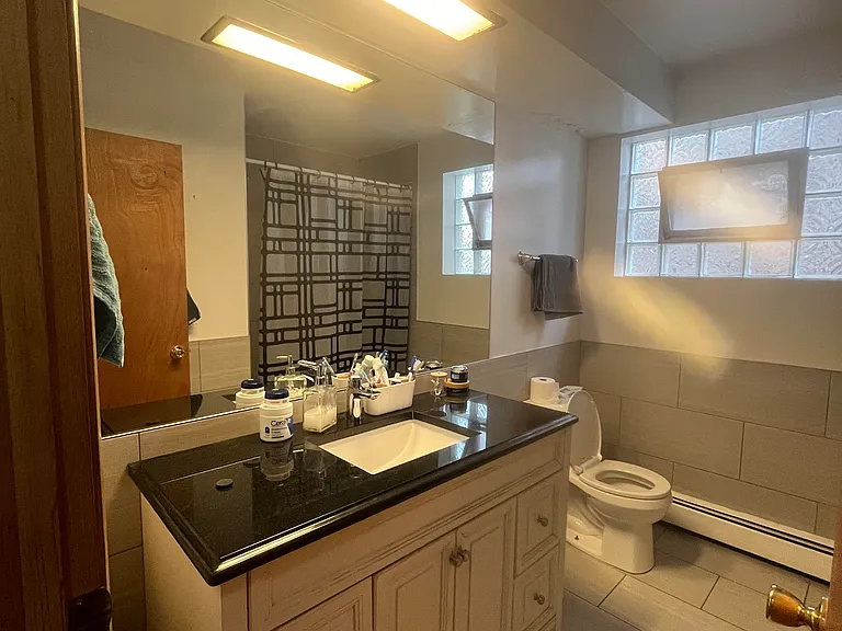 4420 N Winchester Ave #1W — Photo 8