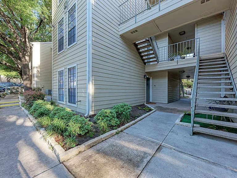Magnolia Court Apartments — Photo 8