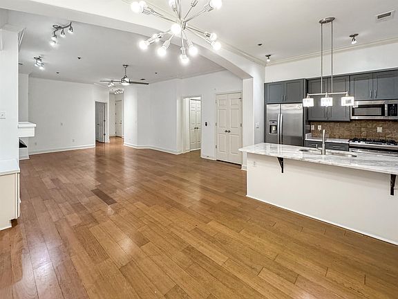 5th image of 510 Cityhouse Ct #204