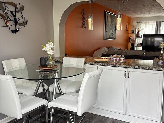 4th image of 11048 Sentry Ridge Rd